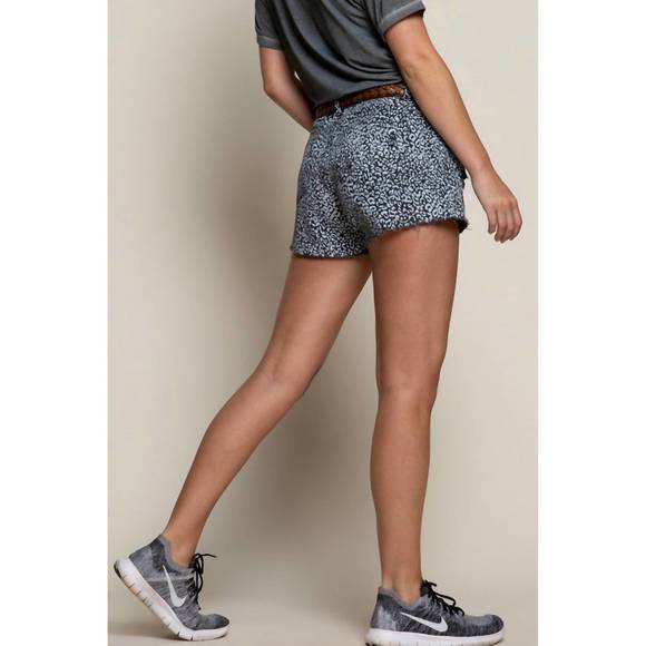 NEW POL dorothy denim shorts in blue - Picture 2 of 2